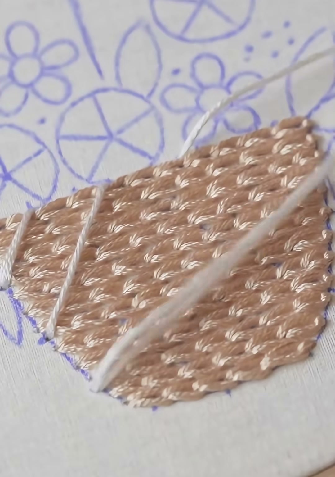 Step 04 — More white vertical lines added, dividing the basket into sections